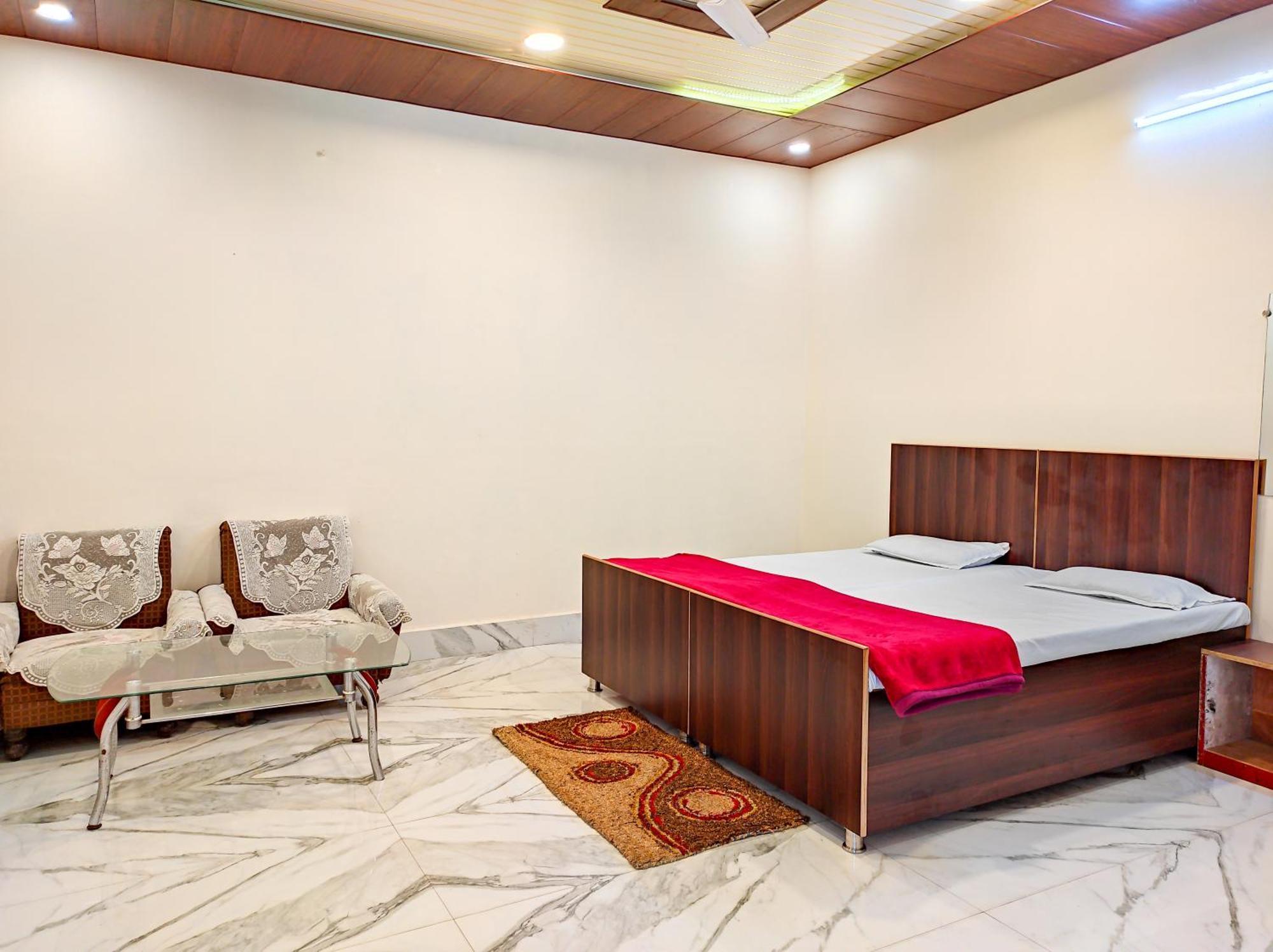 Ld Guest House, Ayodhya Room photo