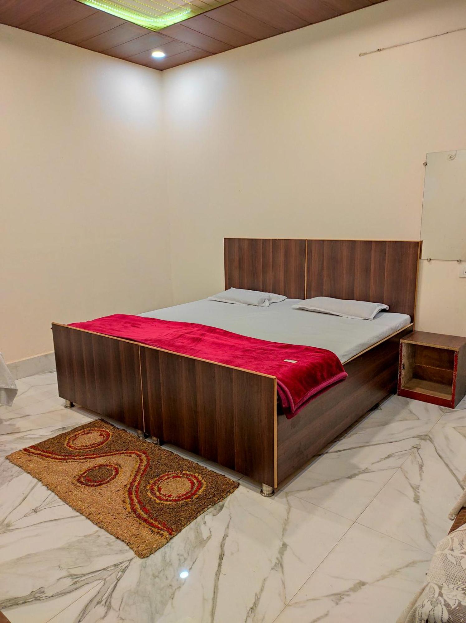 Ld Guest House, Ayodhya Room photo